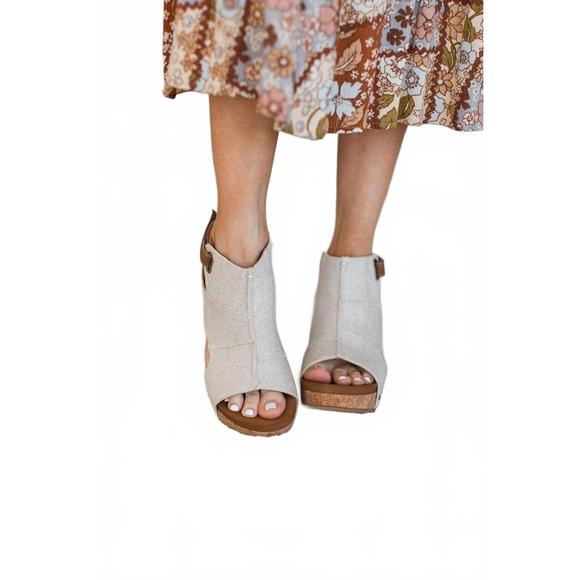 NEW VERY G women's lala wedge heels in natural - Picture 3 of 3